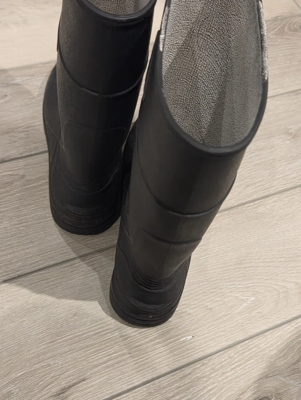 Youth Kids Size 2 Black Waterproof Rubber Rain Boots Has Some Wear See Photo